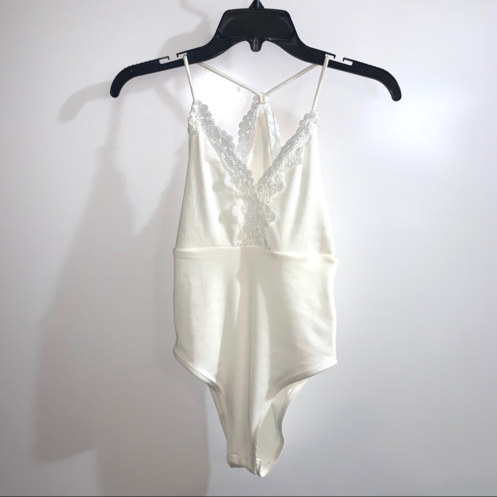 TOPSHOP Ribbed Lace Bodysuit - Picture 3 of 4